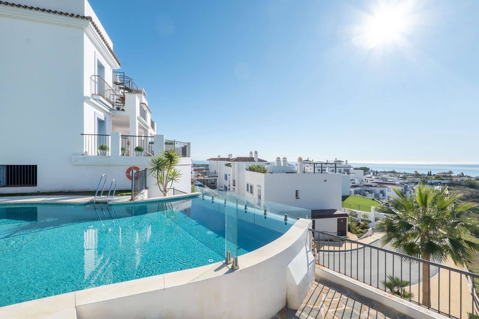 3 bedroom Apartment for sale in Benahavis - € 665,000 (Ref: 9530670)