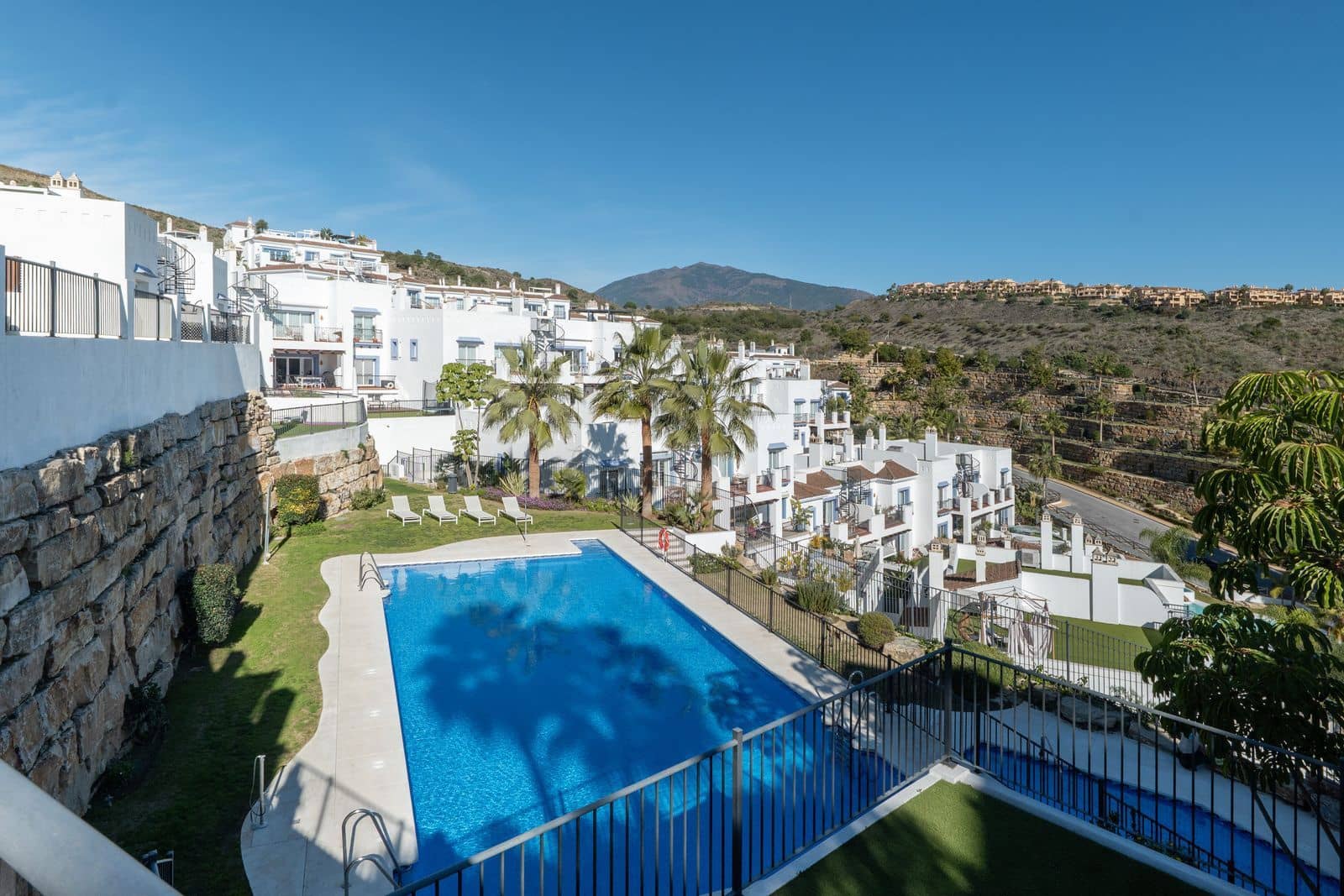3 bedroom Apartment for sale in Benahavis - € 665,000 (Ref: 9530670)