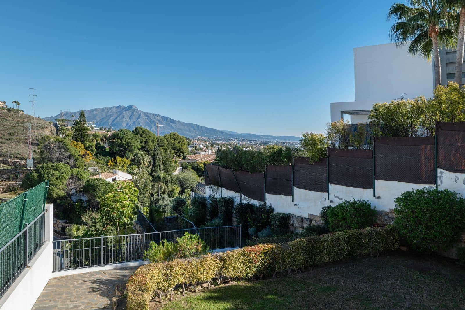 3 bedroom Apartment for sale in Benahavis - € 665,000 (Ref: 9530670)