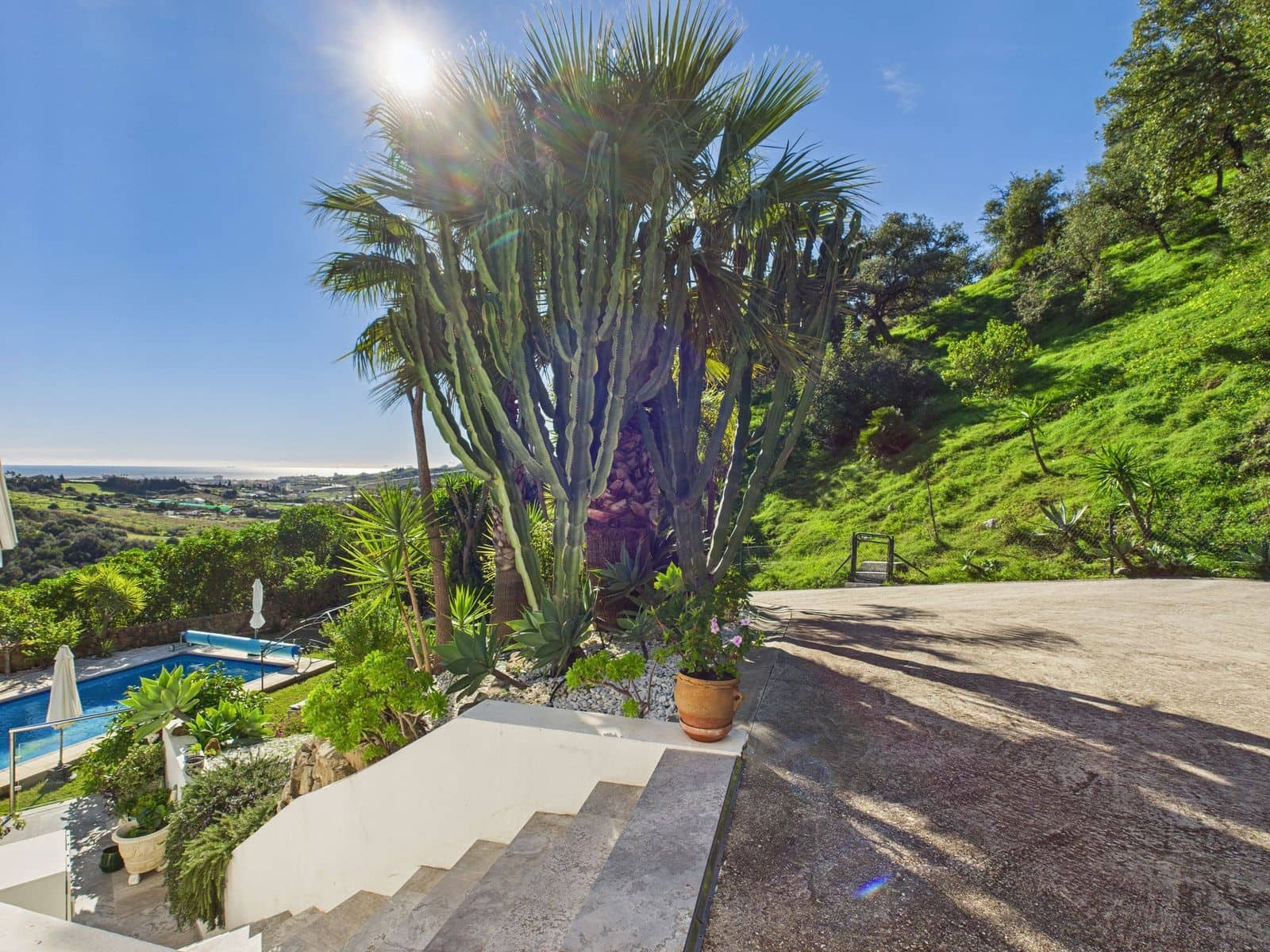 4 soveværelse Villa til salg i Estepona - € 1.195.000 (Ref: 9530671)