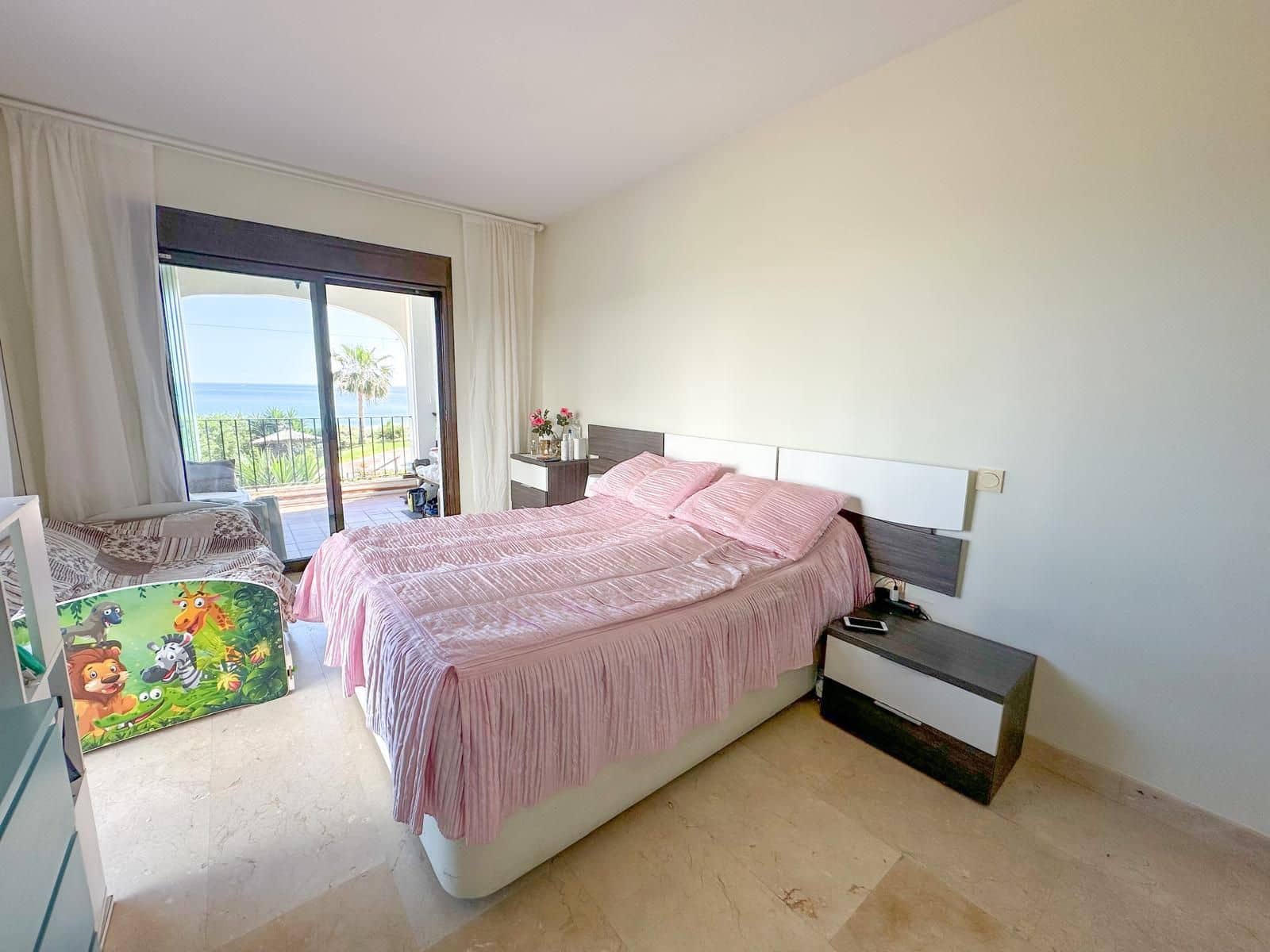 2 makuuhuone Huoneisto myytävänä paikassa La Alcaidesa - 750 000 € (Ref: 9530681)