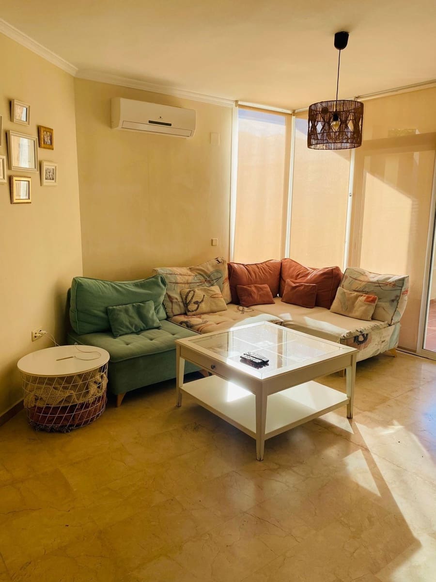 3 soveværelse Semi-Rækkehus til salg i Riviera del Sol - € 460.000 (Ref: 9530683)