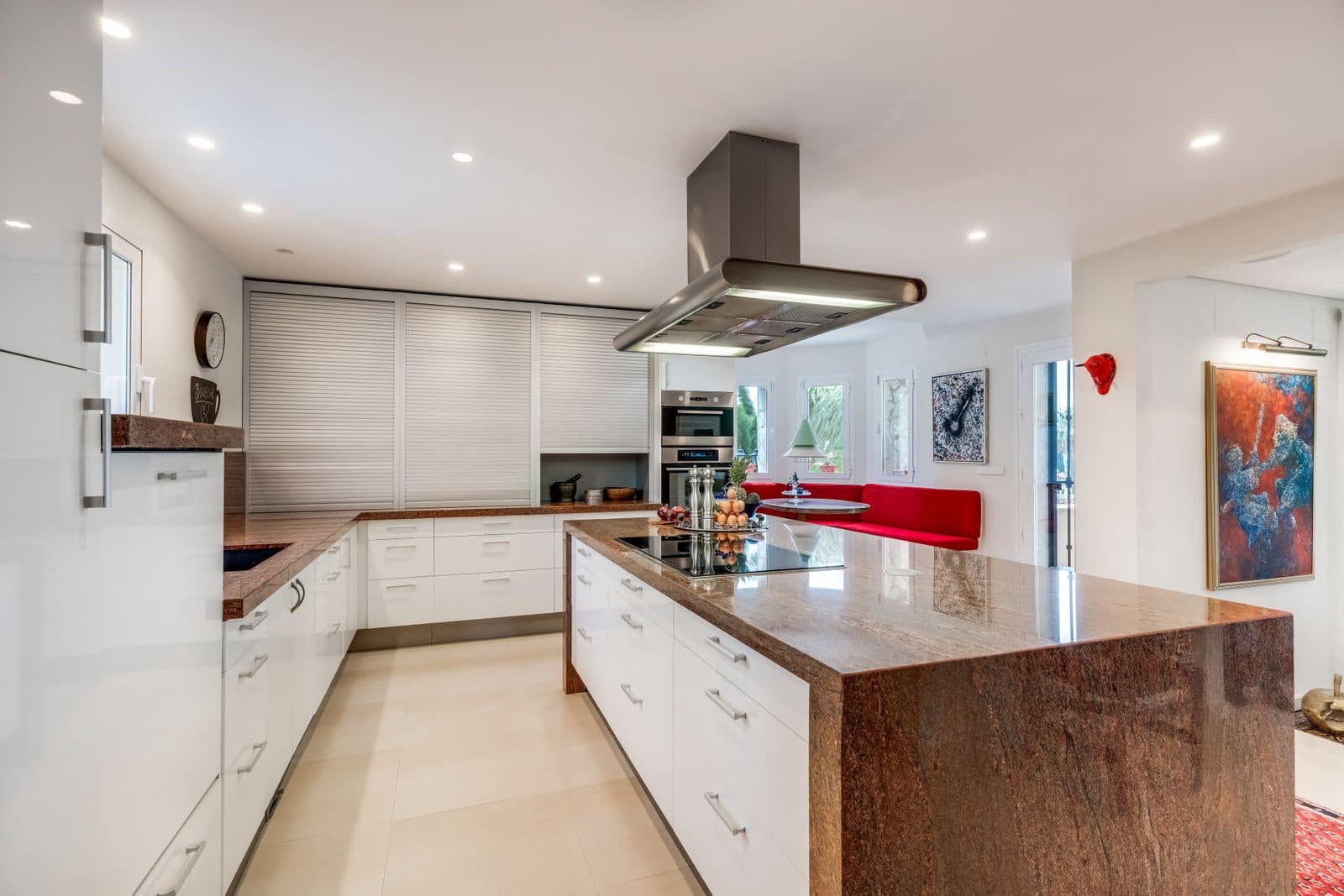 4 bedroom Villa for sale in Nueva Andalucia - € 3,695,000 (Ref: 9543173)