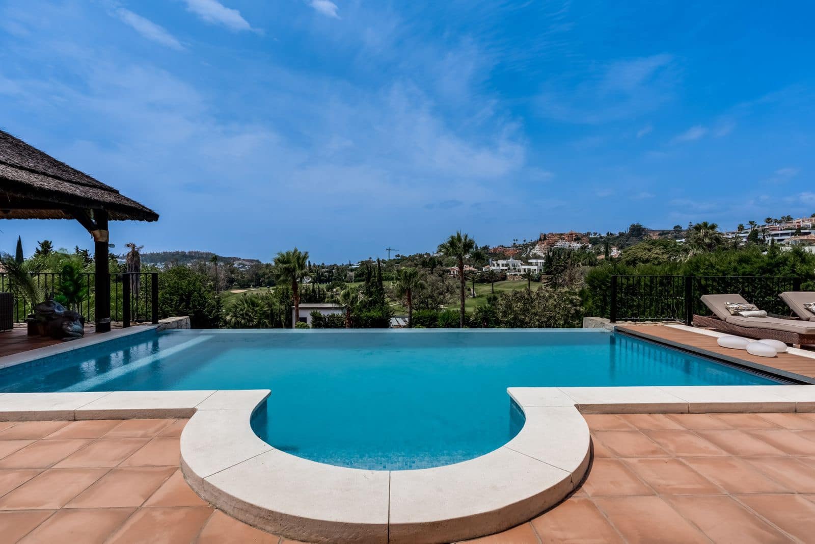 4 bedroom Villa for sale in Nueva Andalucia - € 3,695,000 (Ref: 9543173)