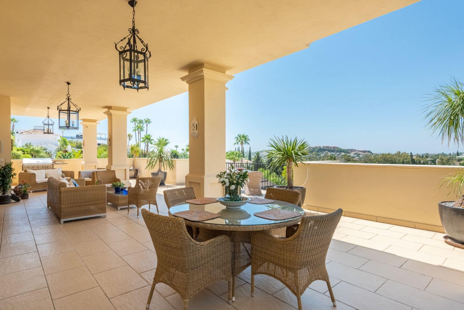 4 bedroom Villa for sale in Nueva Andalucia - € 3,695,000 (Ref: 9543173)