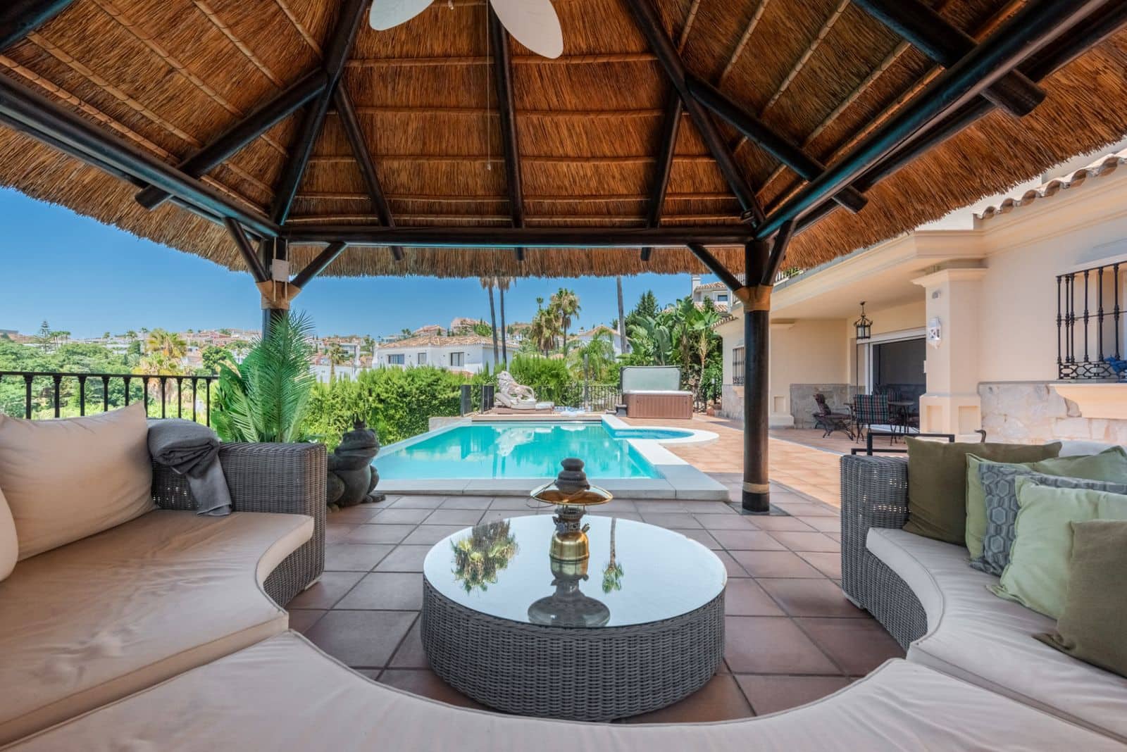 4 bedroom Villa for sale in Nueva Andalucia - € 3,695,000 (Ref: 9543173)