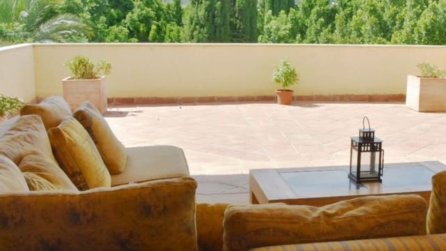 4 soveværelse Villa til salg i Sotogrande Alto, San Roque - € 1.800.000 (Ref: 9543174)