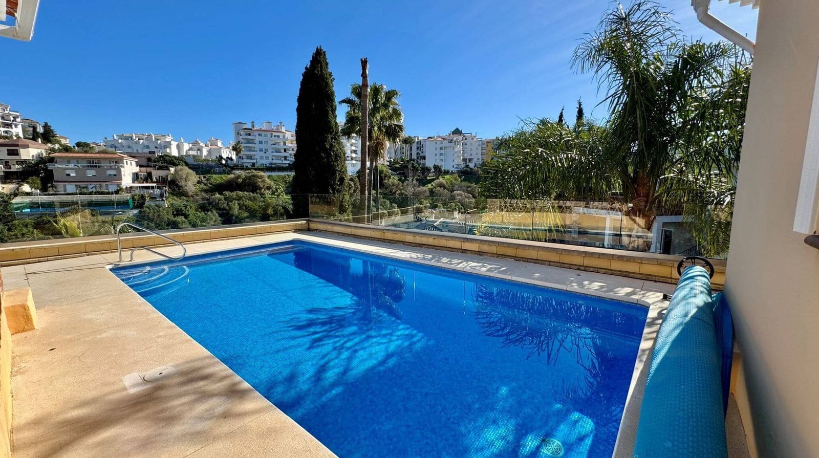 Chalet de 3 habitaciones en Riviera del Sol en venta - 730.000 € (Ref: 9543175)