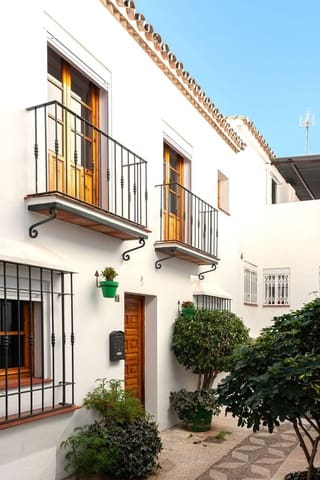 5 quarto Casa em Banda para venda em Estepona - 699 000 € (Ref: 9543181)