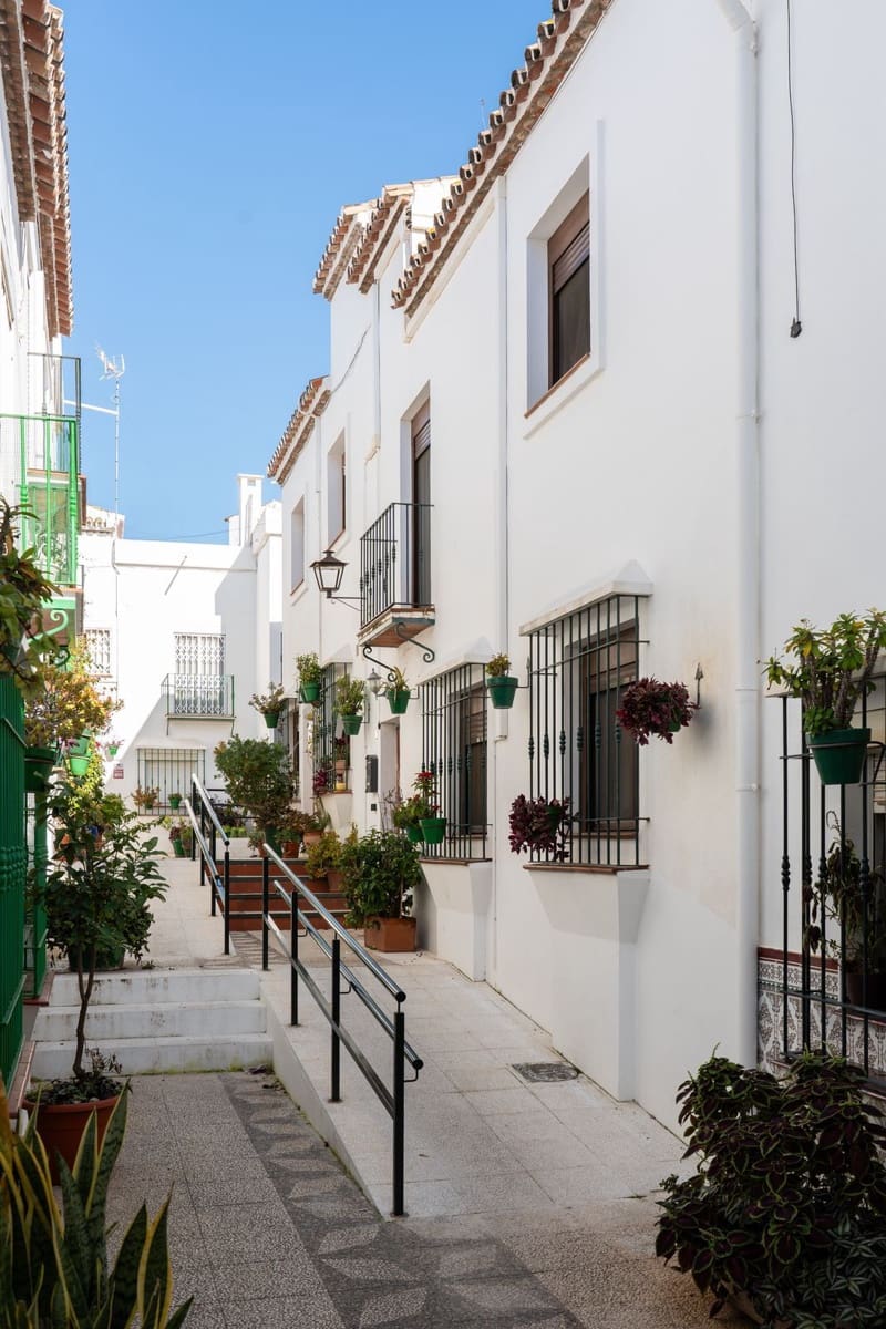 5 sypialnia Dom na sprzedaż w Estepona - 699 000 € (Ref: 9543181)