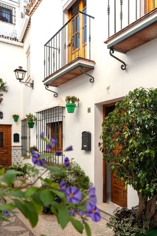 5 quarto Casa em Banda para venda em Estepona - 699 000 € (Ref: 9543181)
