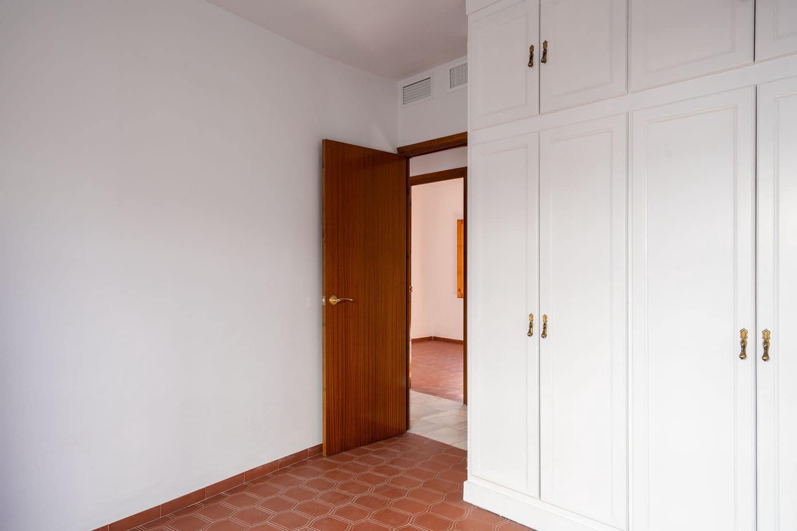 5 sypialnia Dom na sprzedaż w Estepona - 699 000 € (Ref: 9543181)