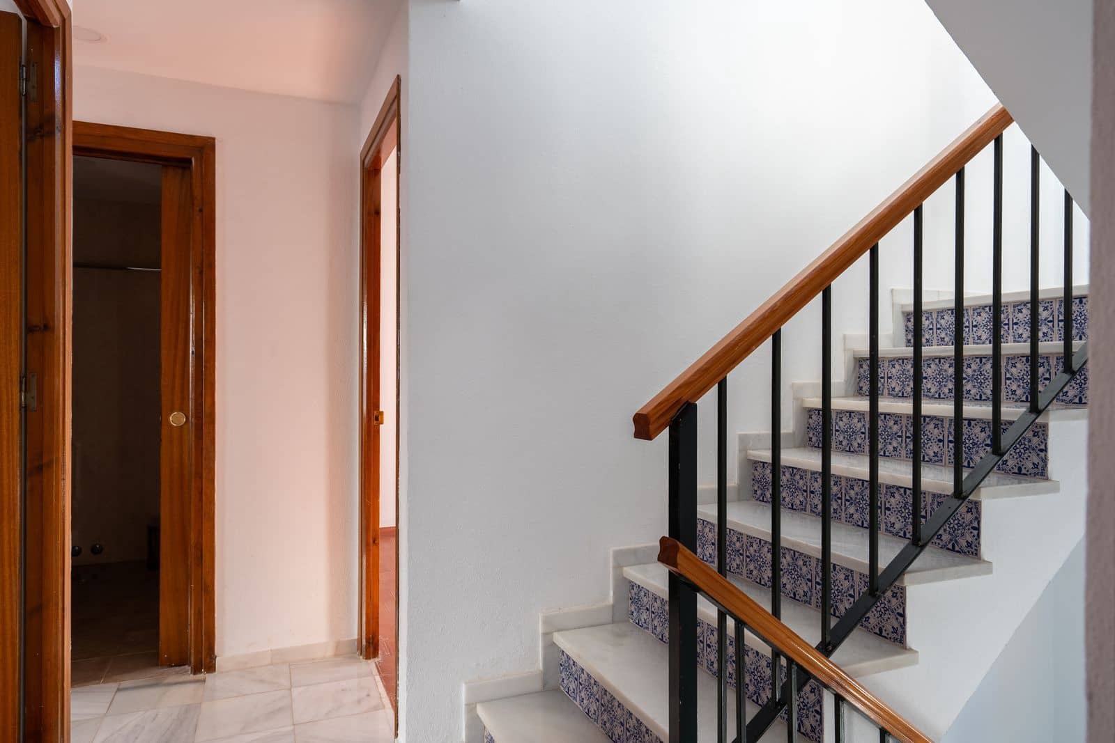 5 sypialnia Dom na sprzedaż w Estepona - 699 000 € (Ref: 9543181)