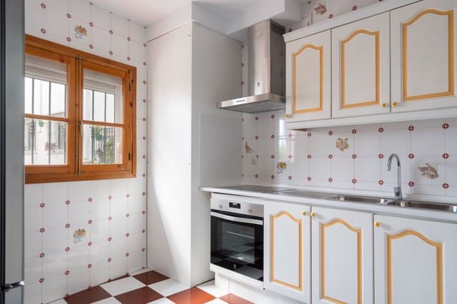 5 quarto Casa em Banda para venda em Estepona - 699 000 € (Ref: 9543181)