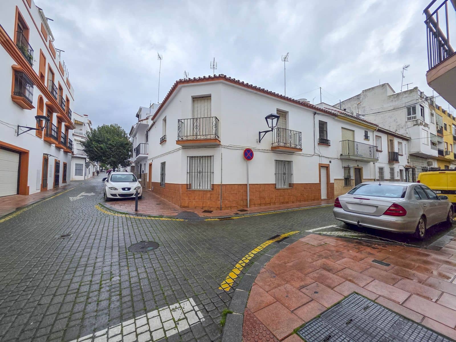5 quarto Casa em Banda para venda em Estepona - 700 000 € (Ref: 9543185)
