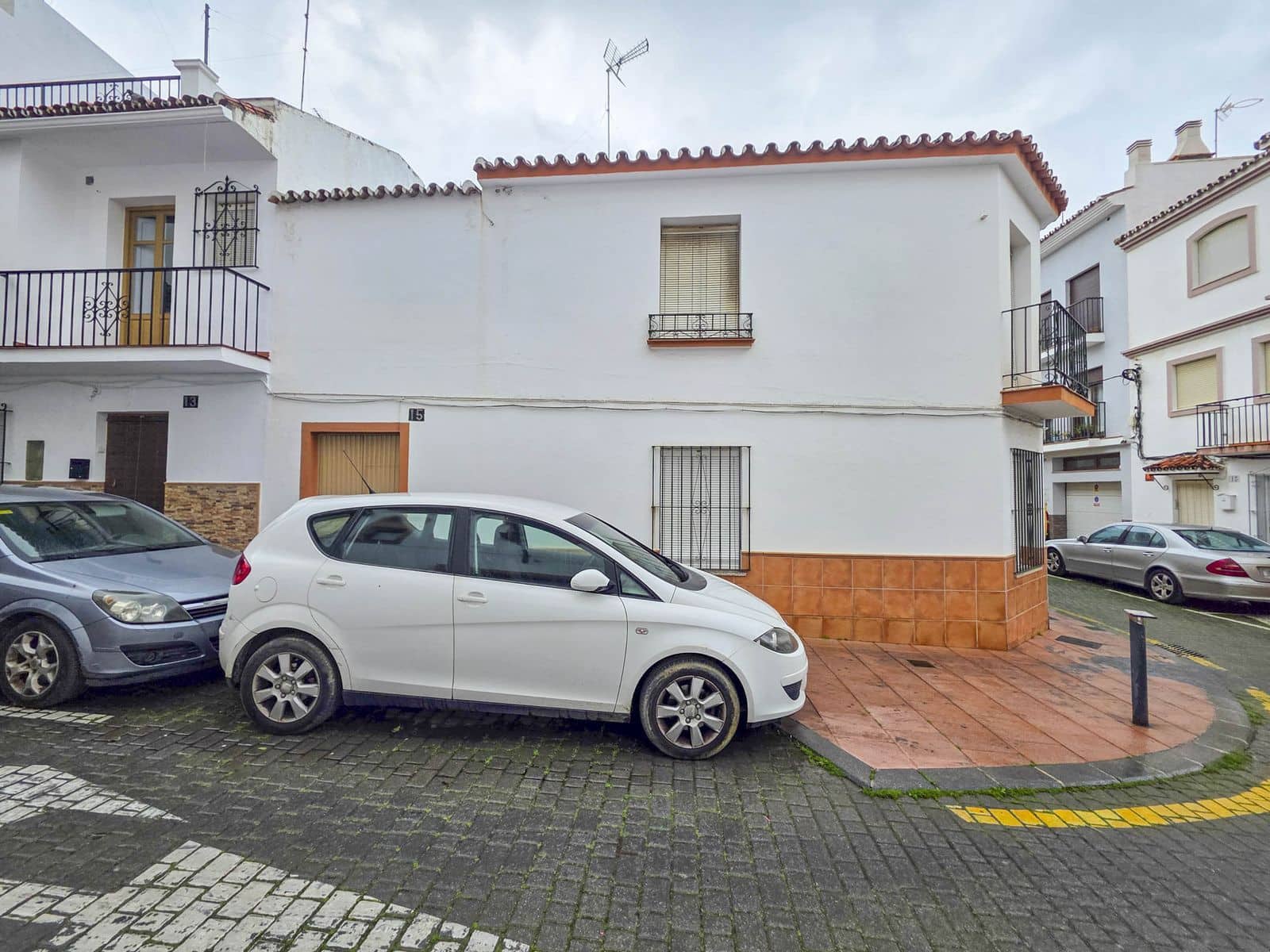5 quarto Casa em Banda para venda em Estepona - 700 000 € (Ref: 9543185)