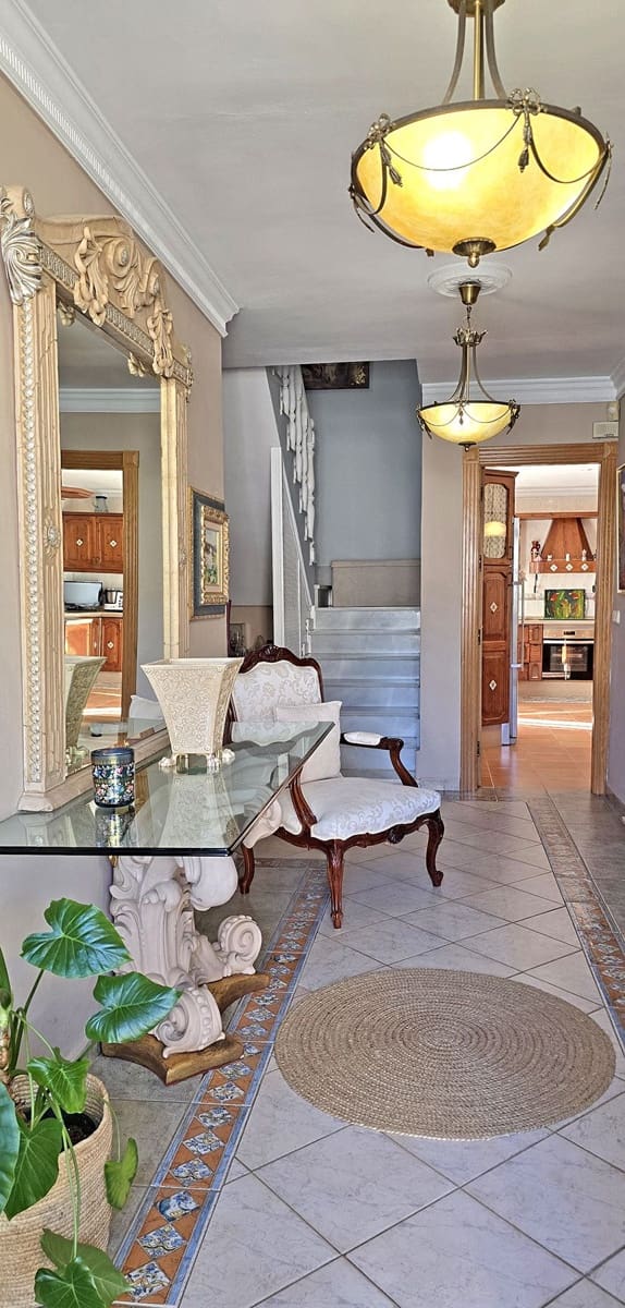 6 soveværelse Villa til salg i Benalmadena Costa - € 1.288.000 (Ref: 9543191)