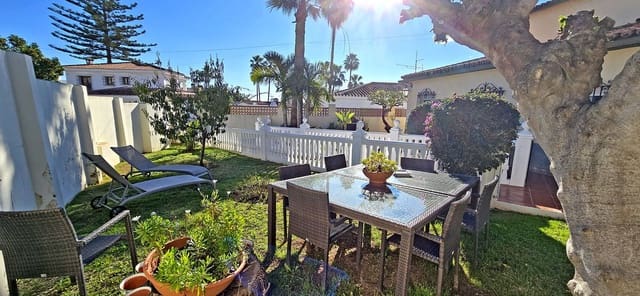 6 soveværelse Villa til salg i Benalmadena Costa, Benalmádena - € 1.288.000 (Ref: 9543191)
