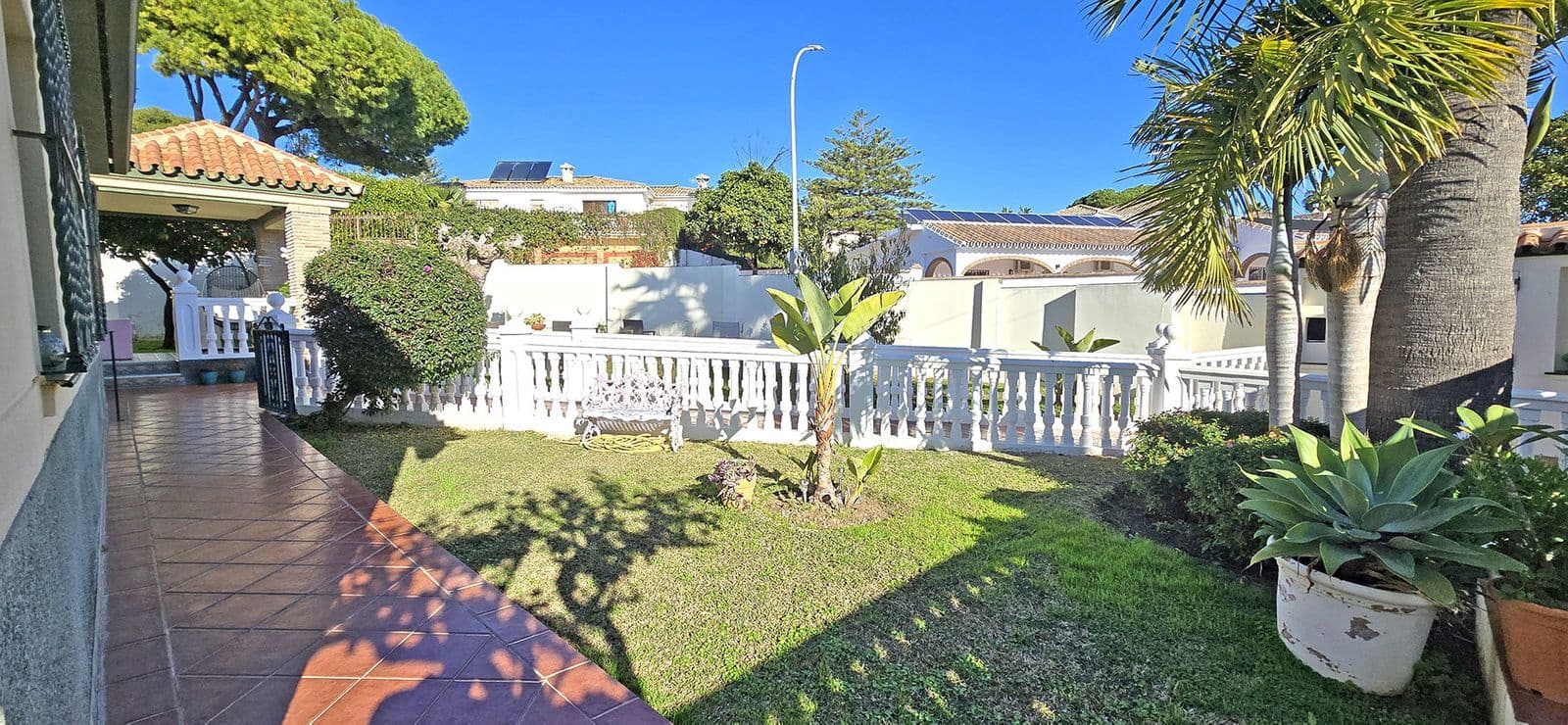 6 soveværelse Villa til salg i Benalmadena Costa - € 1.288.000 (Ref: 9543191)