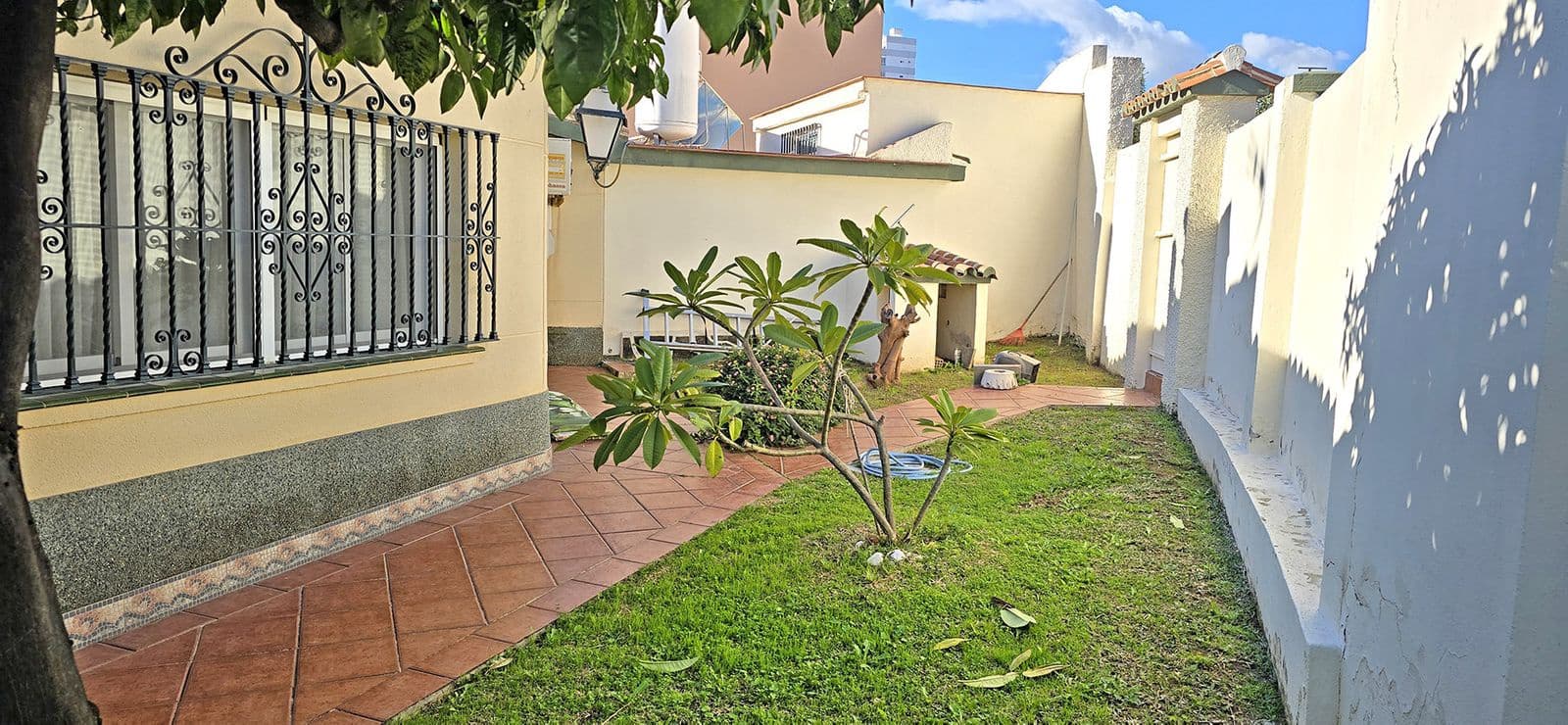 6 soveværelse Villa til salg i Benalmadena Costa - € 1.288.000 (Ref: 9543191)