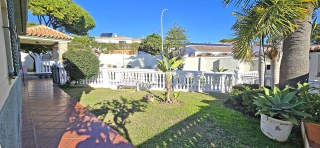 6 soveværelse Villa til salg i Benalmadena Costa, Benalmádena - € 1.288.000 (Ref: 9543191)