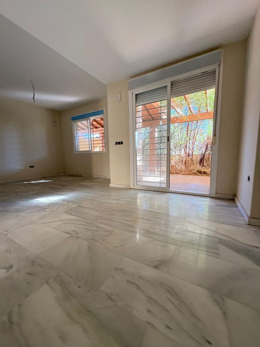 Pareado de 4 habitaciones en Calahonda en venta - 502.550 € (Ref: 9543209)