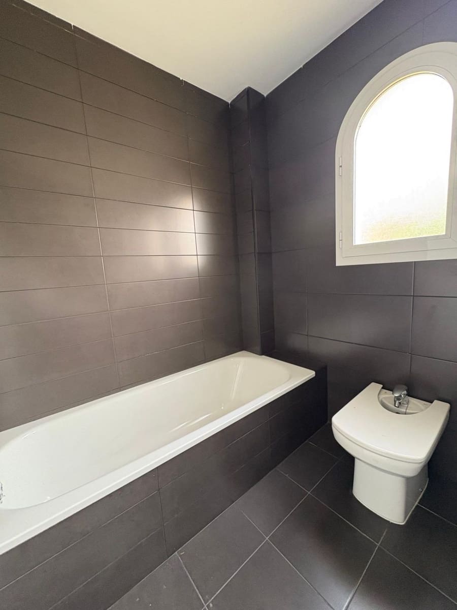 Pareado de 4 habitaciones en Calahonda en venta - 502.550 € (Ref: 9543209)