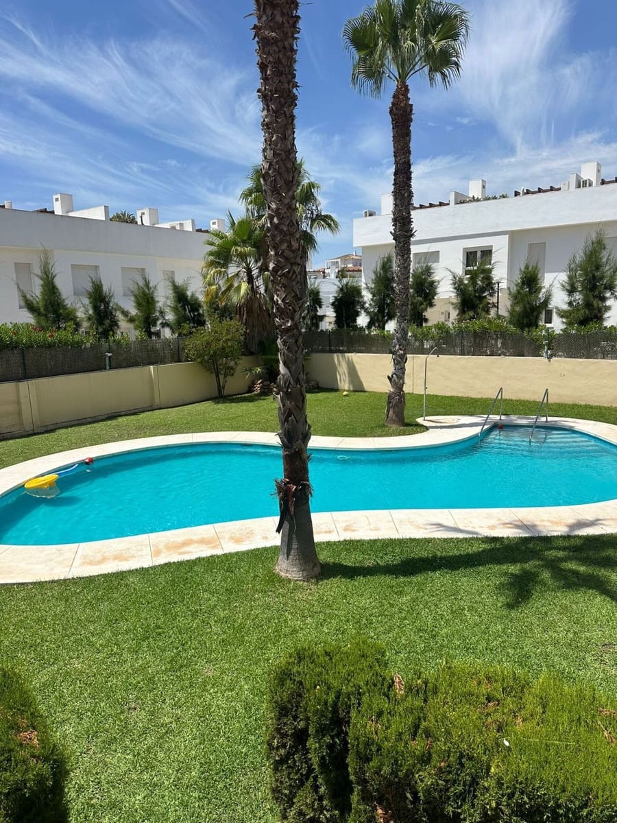 Pareado de 4 habitaciones en Calahonda en venta - 502.550 € (Ref: 9543209)