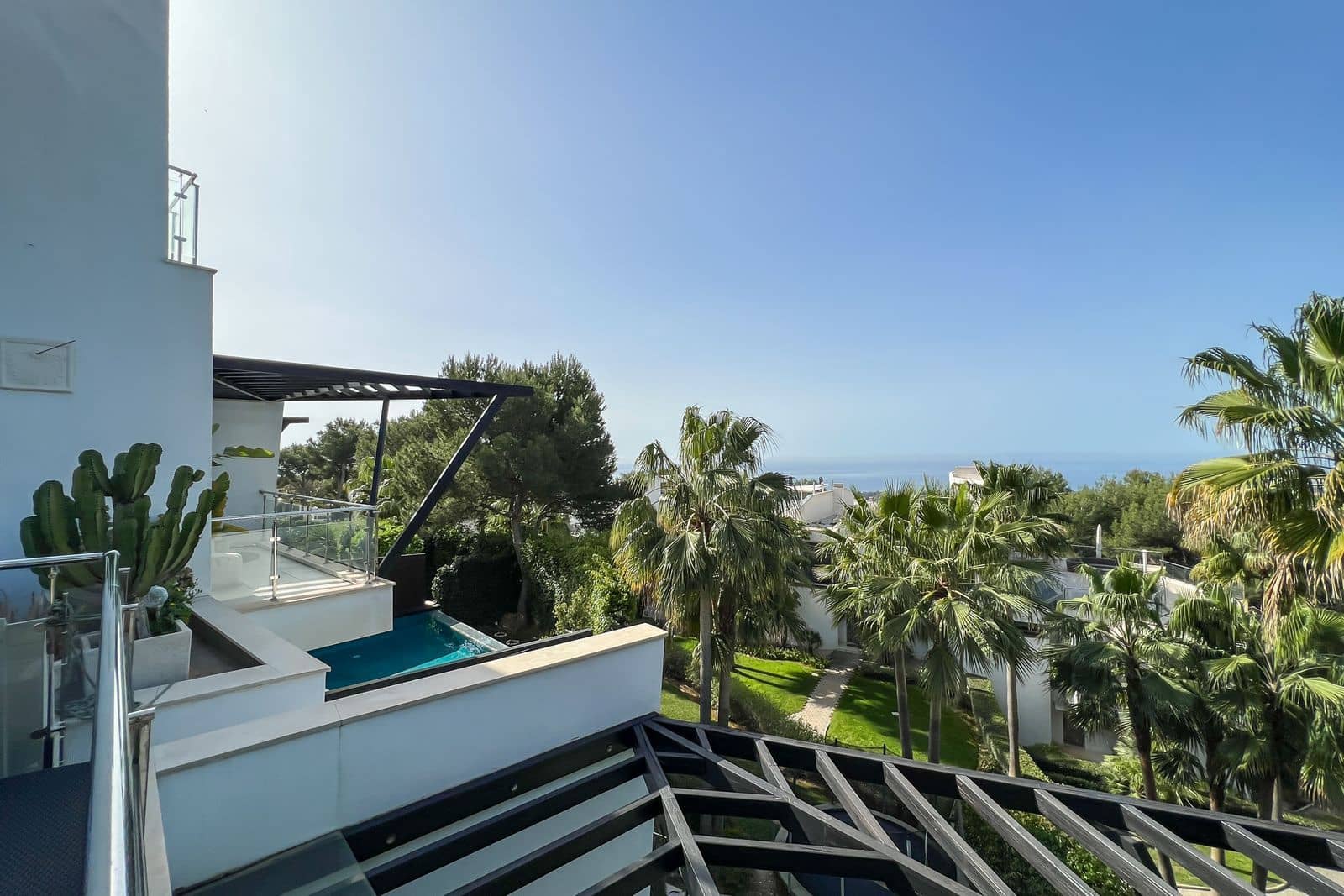 Pareado de 4 habitaciones en Golden Mile en venta - 3.000.000 € (Ref: 9543231)