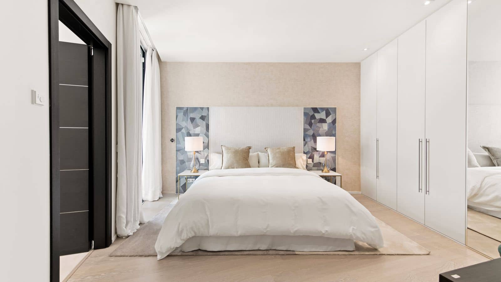 Pareado de 4 habitaciones en Golden Mile en venta - 3.000.000 € (Ref: 9543231)