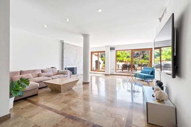 Apartamento de 3 habitaciones en Golden Mile, Marbella en venta - 900.000 € (Ref: 9543241)