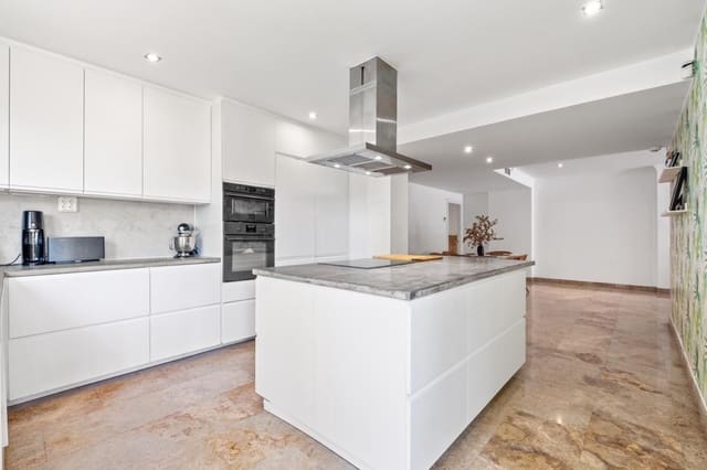 Apartamento de 3 habitaciones en Golden Mile, Marbella en venta - 900.000 € (Ref: 9543241)