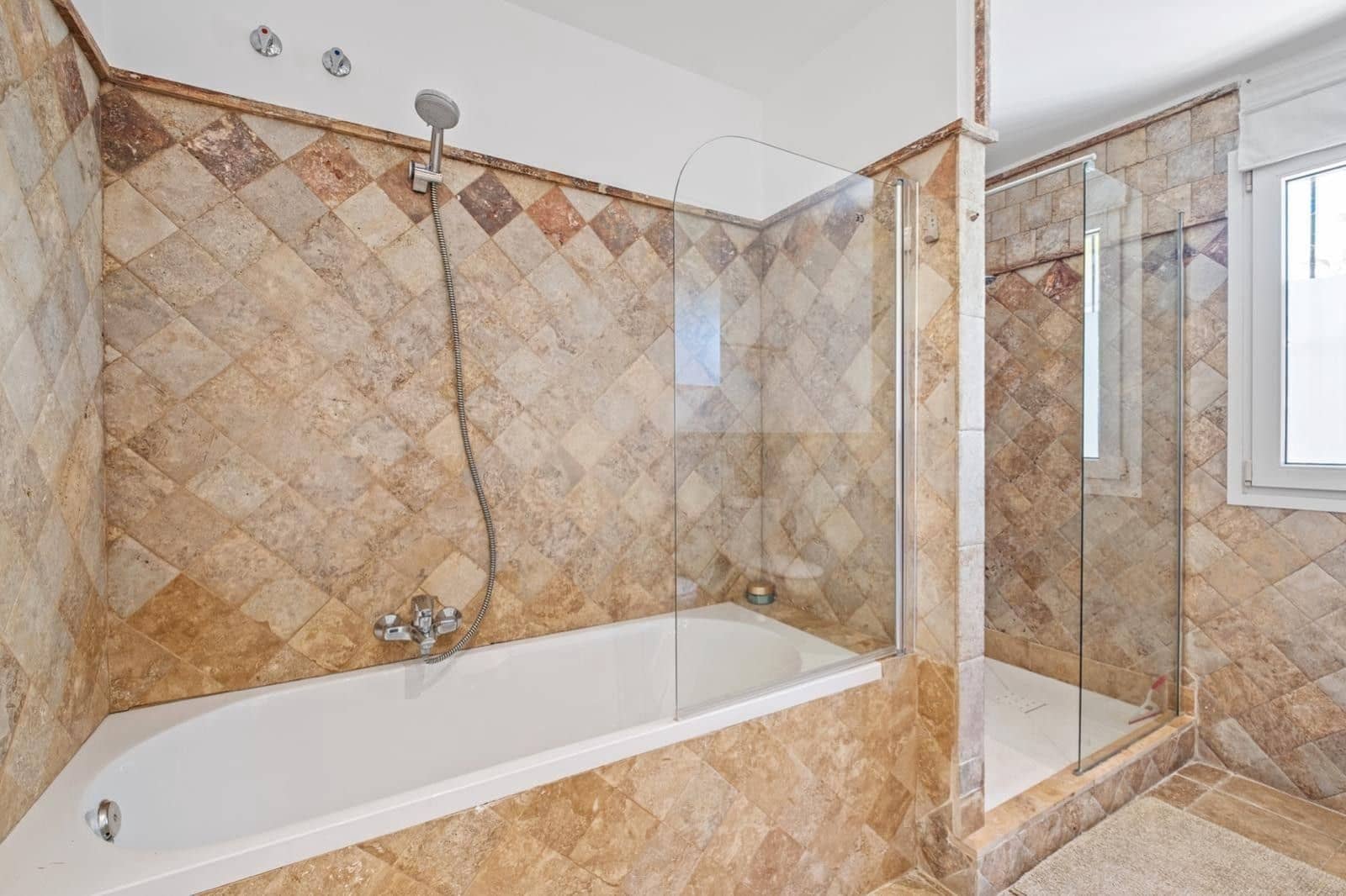 Apartamento de 3 habitaciones en Golden Mile en venta - 900.000 € (Ref: 9543241)