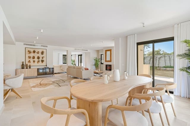 4 bedroom Villa for sale in Hacienda Las Chapas, Marbella - € 3,900,000 (Ref: 9543254)