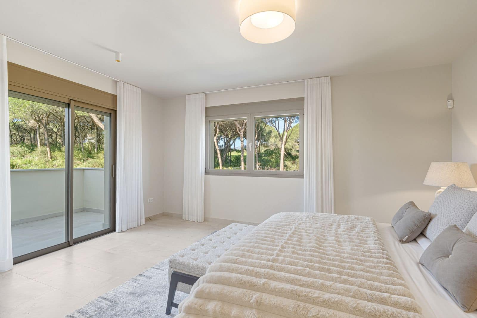 4 bedroom Villa for sale in Marbella - € 3,900,000 (Ref: 9543254)