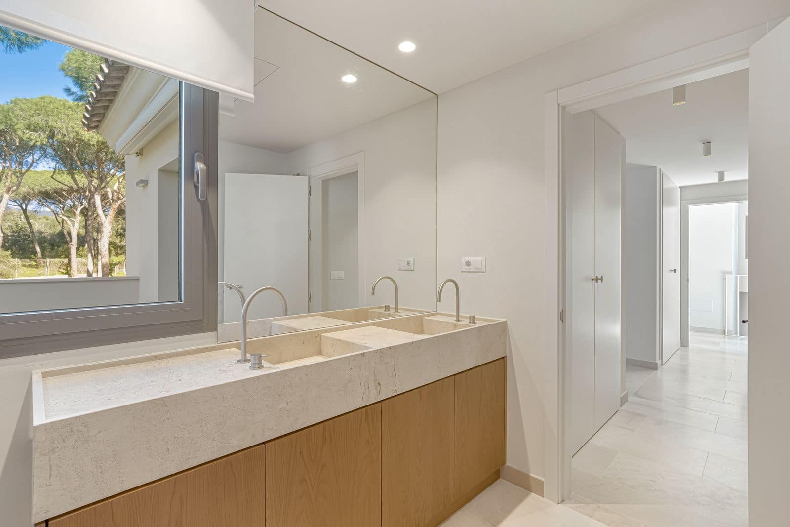 4 bedroom Villa for sale in Marbella - € 3,900,000 (Ref: 9543254)