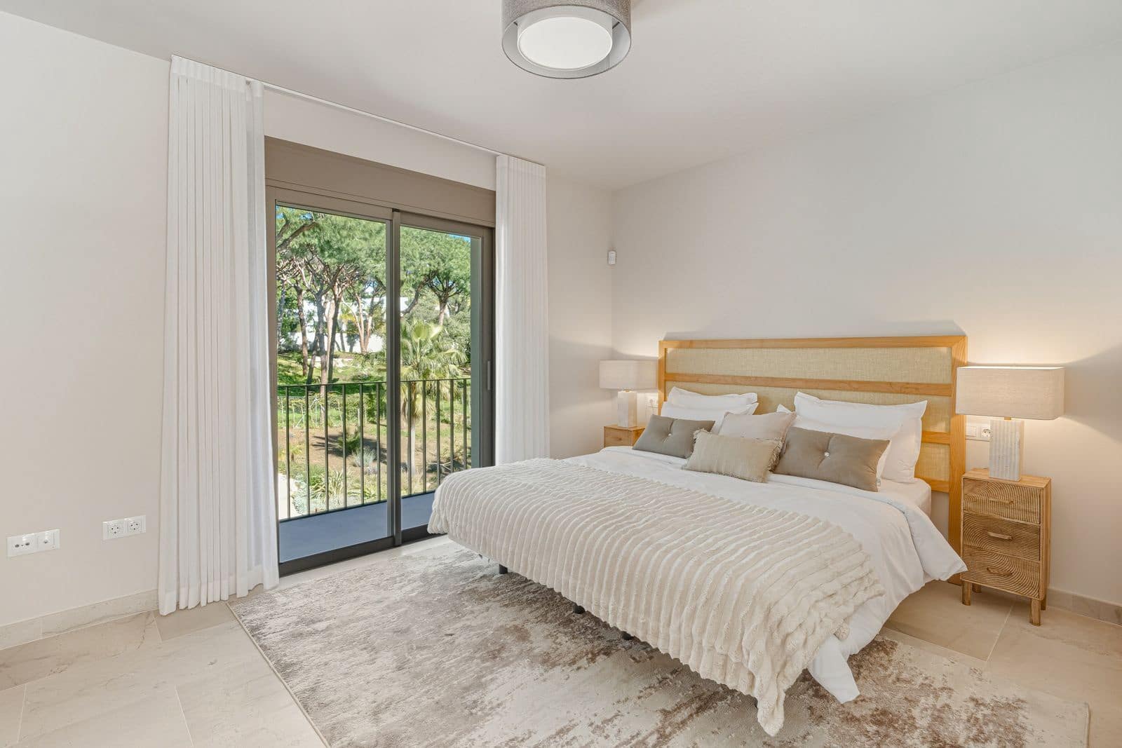 4 bedroom Villa for sale in Marbella - € 3,900,000 (Ref: 9543254)