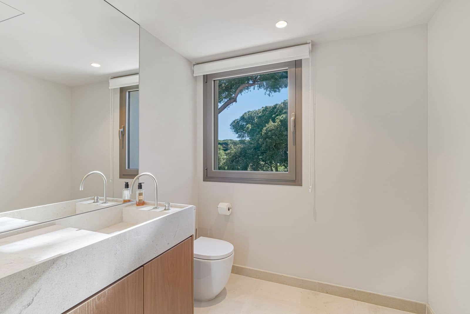 4 bedroom Villa for sale in Marbella - € 3,900,000 (Ref: 9543254)