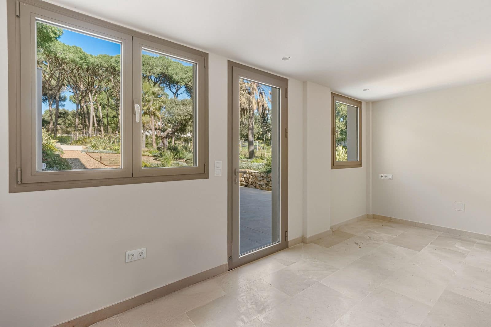 4 bedroom Villa for sale in Marbella - € 3,900,000 (Ref: 9543254)