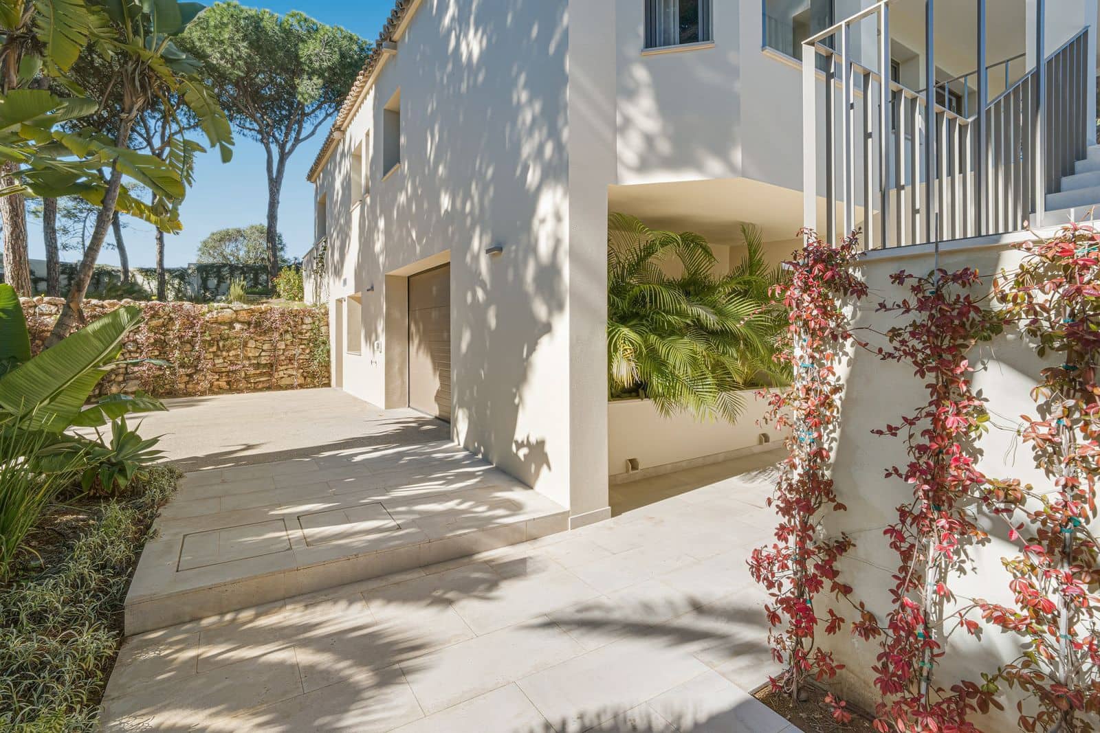 4 bedroom Villa for sale in Marbella - € 3,900,000 (Ref: 9543254)