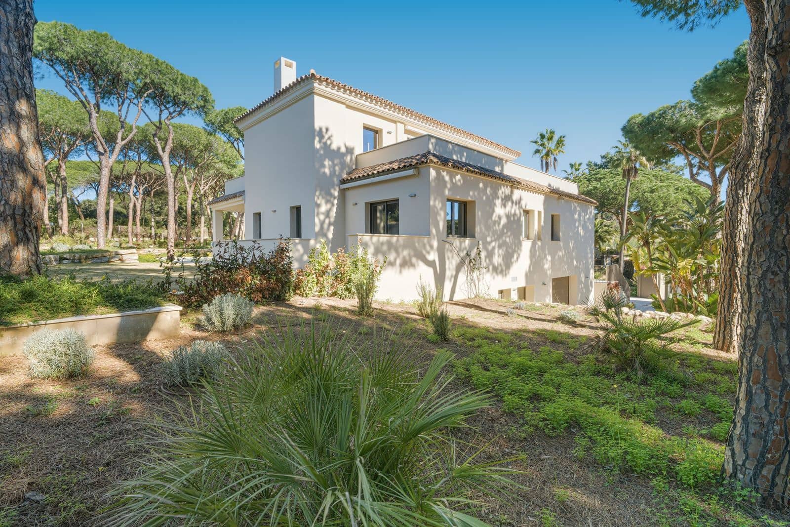 4 bedroom Villa for sale in Marbella - € 3,900,000 (Ref: 9543254)