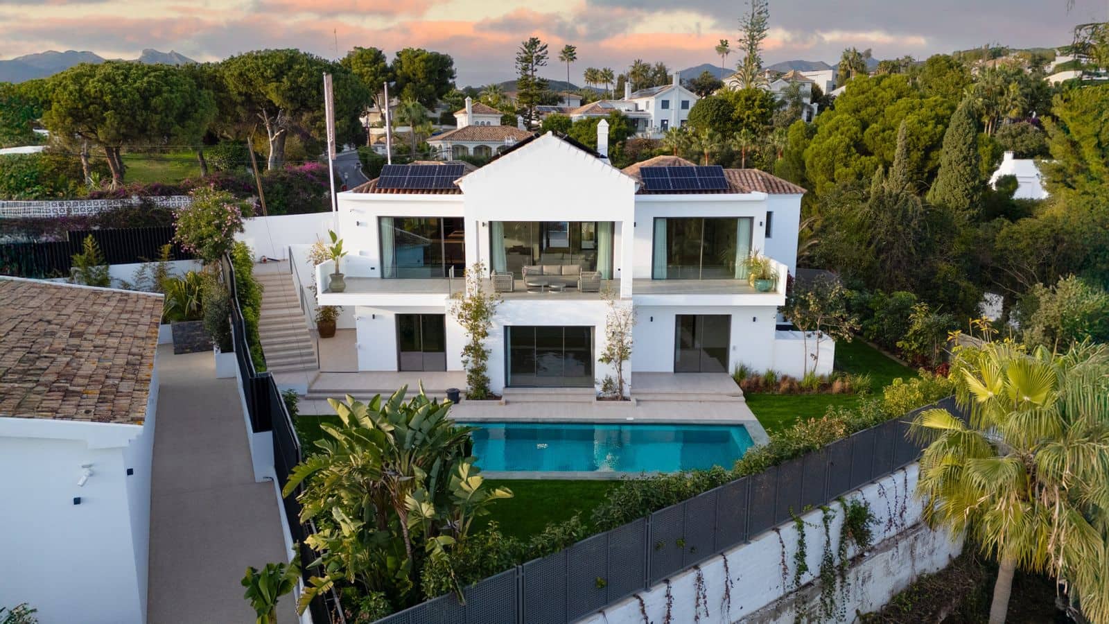 Chalet de 4 habitaciones en El Rosario en venta - 3.750.000 € (Ref: 9543256)