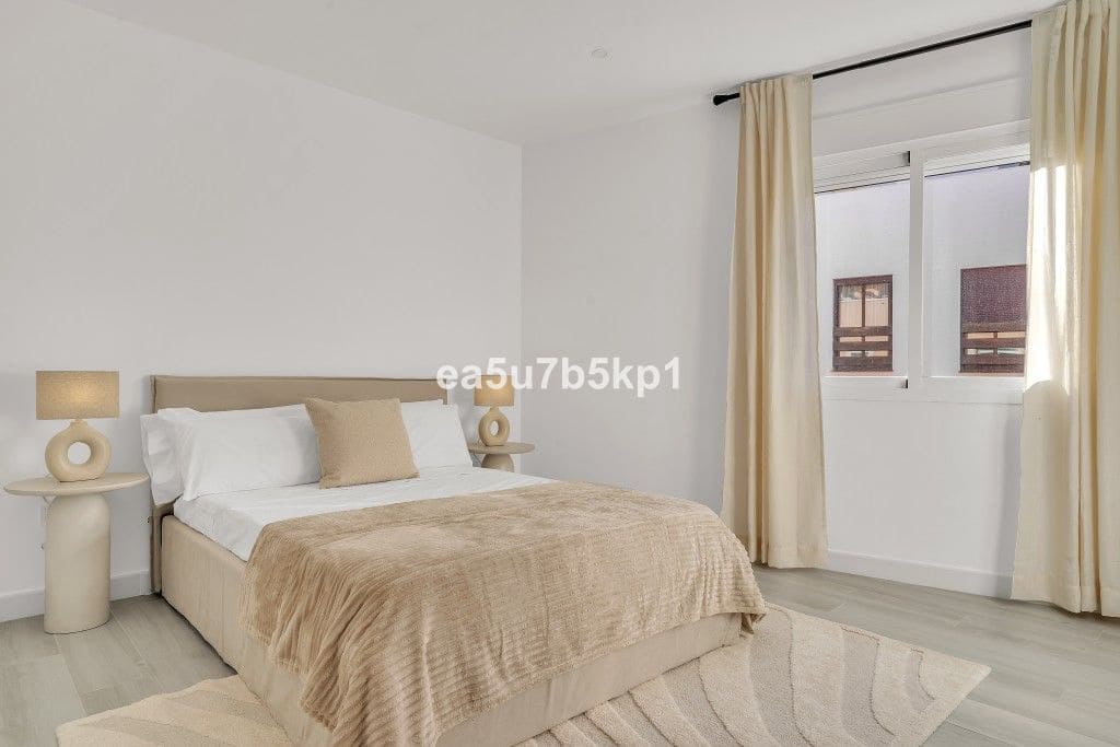 3 soverom Leilighet til salgs i Nueva Andalucia - € 695 000 (Ref: 9543279)