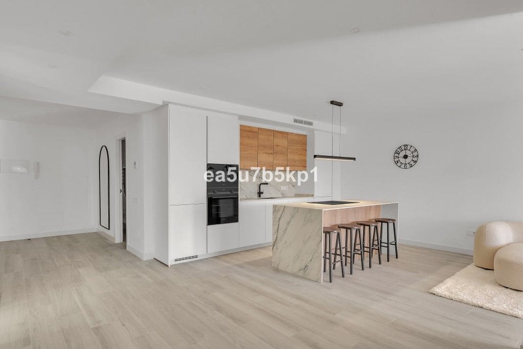 3 soverom Leilighet til salgs i Nueva Andalucia - € 695 000 (Ref: 9543279)