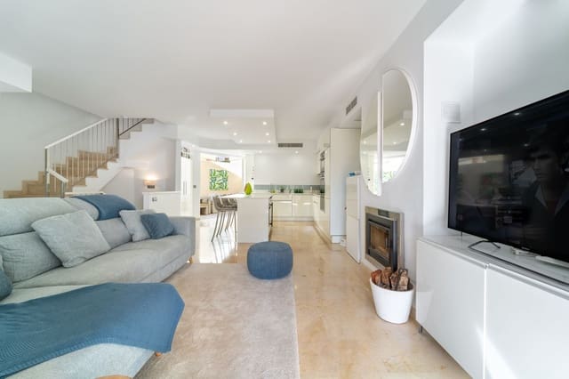 4 bedroom Semi-detached Villa for sale in Costabella, Marbella - € 775,000 (Ref: 9543289)