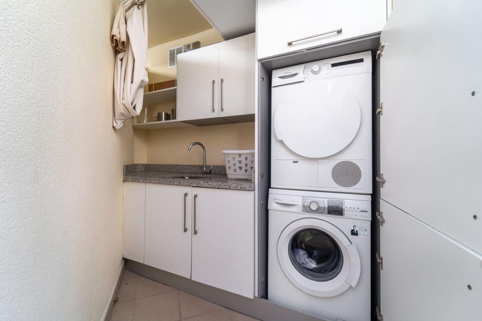 4 bedroom Semi-detached Villa for sale in Costabella - € 775,000 (Ref: 9543289)