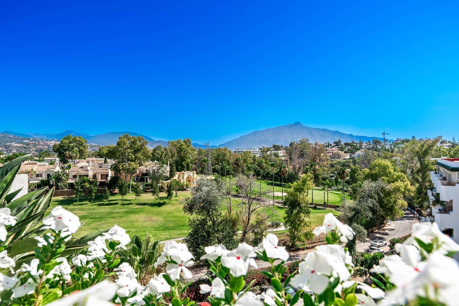 3 soveværelse Penthouse til salg i Guadalmina - € 595.000 (Ref: 9543439)