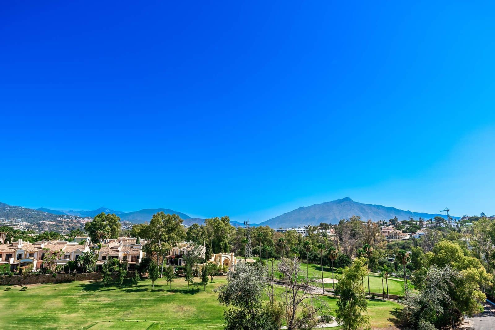 3 soveværelse Penthouse til salg i Guadalmina - € 595.000 (Ref: 9543439)