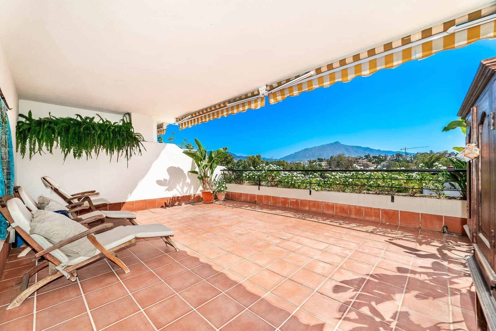 3 soveværelse Penthouse til salg i Guadalmina - € 595.000 (Ref: 9543439)