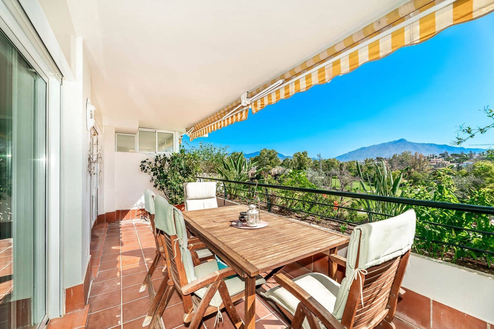 3 soveværelse Penthouse til salg i Guadalmina - € 595.000 (Ref: 9543439)